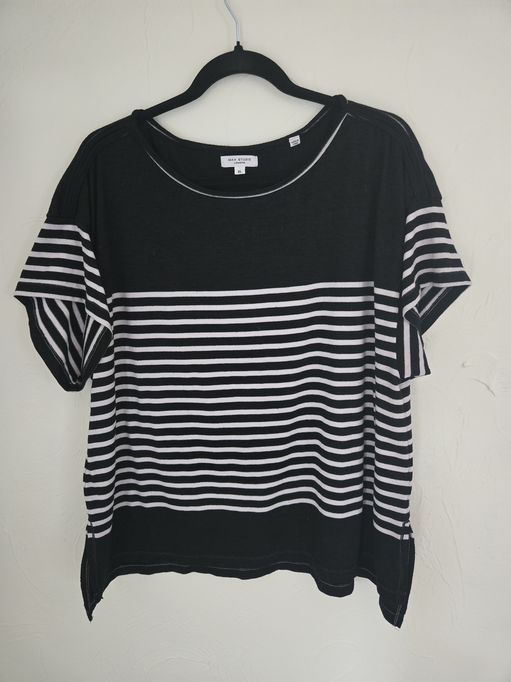 Max Studio London Women's XL Navy & White Striped Short Sleeve Sweater Top